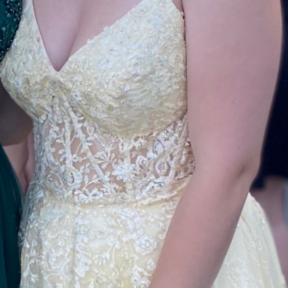 Prom dress - Picture 4 of 5